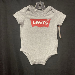 "Levi's" symbol solid outfit