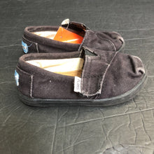 Load image into Gallery viewer, Girls Slip On Shoes
