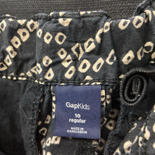 Load image into Gallery viewer, pattern print rollup shorts
