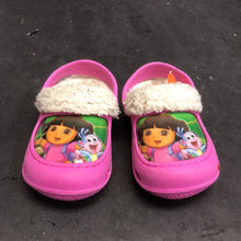 Load image into Gallery viewer, Girls Slip On Shoes
