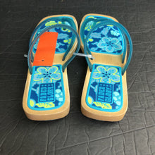 Load image into Gallery viewer, Girls Flip Flops
