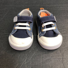 Load image into Gallery viewer, Boys Velcro Shoes
