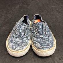 Load image into Gallery viewer, Girls Slip On Shoes
