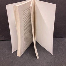 Load image into Gallery viewer, One False Note (The 39 Clues) (Gordon Korman) -series paperback
