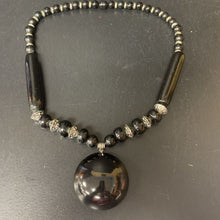 Load image into Gallery viewer, Chunky Beaded Necklace
