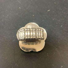Load image into Gallery viewer, Flower Stretchy Ring
