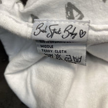 Load image into Gallery viewer, Wearable Burp Cloth (Bash Stack Baby)
