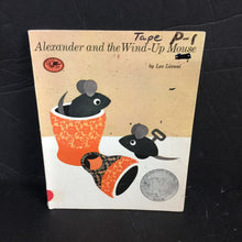 Load image into Gallery viewer, Alexander and the Wind-Up Mouse (Leo Lionni) (A Dragonfly Book) -paperback
