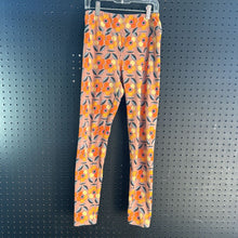Load image into Gallery viewer, Flower Leggings
