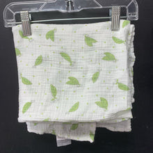 Load image into Gallery viewer, Peas Swaddle Blanket
