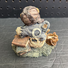 Load image into Gallery viewer, Knute &amp; the Gridiron Figurine
