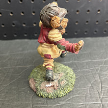 Load image into Gallery viewer, T.D. Gridiron... Touch Down! Figurine
