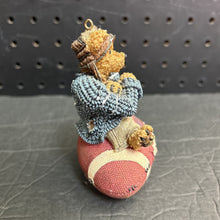 Load image into Gallery viewer, Knute...Half Time! Figurine
