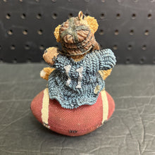 Load image into Gallery viewer, Knute...Half Time! Figurine
