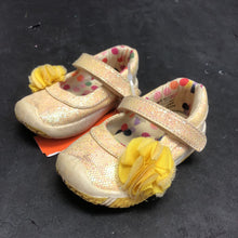 Load image into Gallery viewer, Girls Sparkly Flower Shoes
