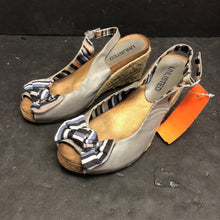 Load image into Gallery viewer, Girls Striped Bow Wedges
