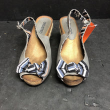 Load image into Gallery viewer, Girls Striped Bow Wedges
