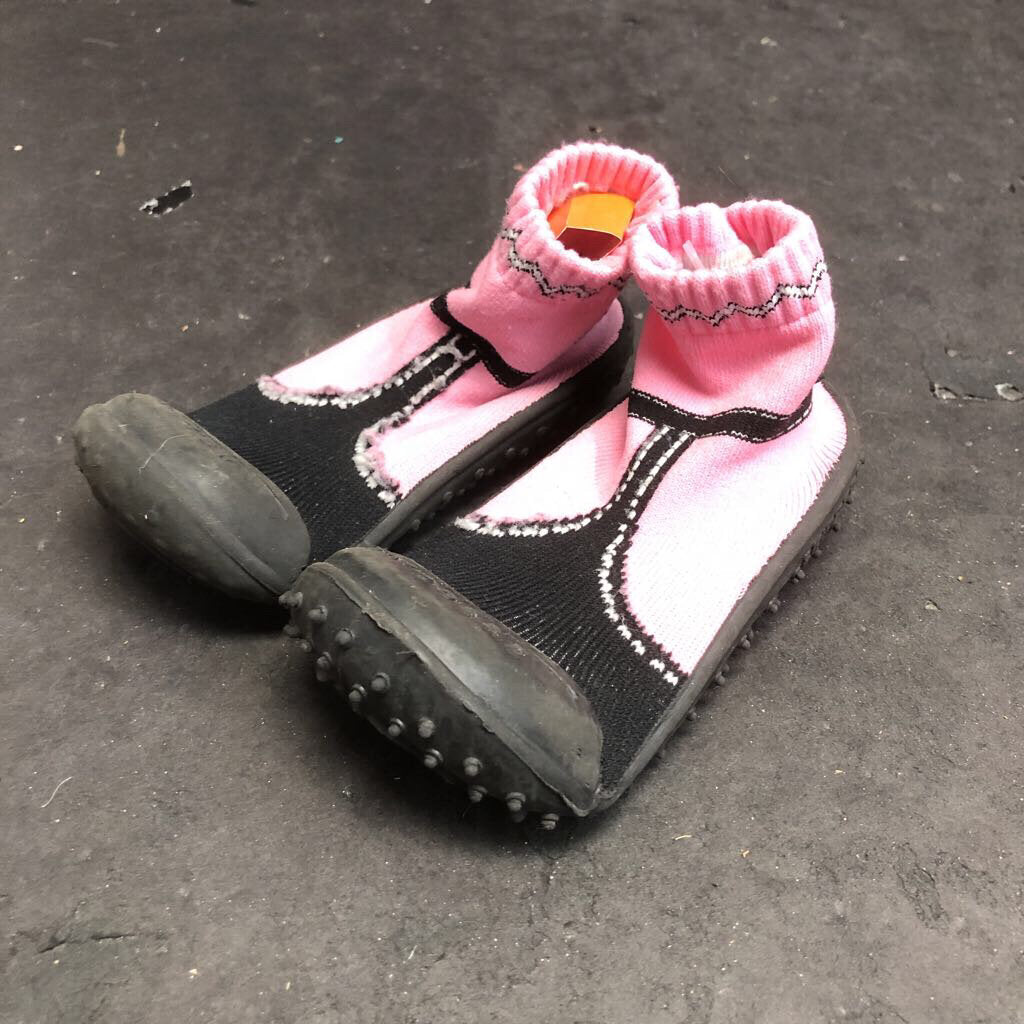 Girls Grip Shoes