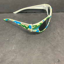 Load image into Gallery viewer, Camo Sunglasses
