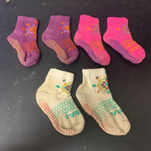Load image into Gallery viewer, Girls 3pk Gripper Socks (Bombas)
