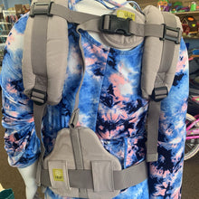 Load image into Gallery viewer, All Seasons Infant Carrier
