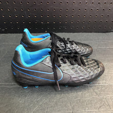 Load image into Gallery viewer, Boys Tiempo Legend 8 Soccer Cleats
