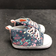 Load image into Gallery viewer, Girls Flower Sneakers
