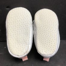 Load image into Gallery viewer, Girls Flower Sneakers
