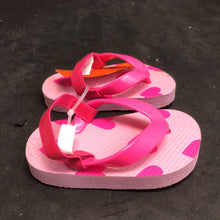 Load image into Gallery viewer, Girls Heart Flip Flops
