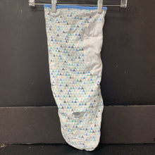 Load image into Gallery viewer, Triangle Pattern Swaddle Wrap
