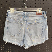 Load image into Gallery viewer, Denim Flower Shorts
