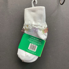 Load image into Gallery viewer, Girls Butterflies Charm socks

