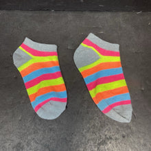 Load image into Gallery viewer, 3pk Girls Striped Socks

