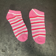 Load image into Gallery viewer, 3pk Girls Striped Socks
