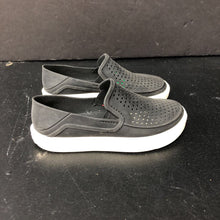 Load image into Gallery viewer, Boys Slip On Shoes
