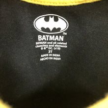 Load image into Gallery viewer, Batman tshirt w/ cape
