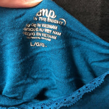 Load image into Gallery viewer, Nursing nightgown
