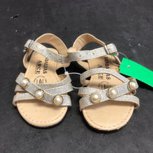 Load image into Gallery viewer, Girls Pearl Sandals (Sandalias Arce)
