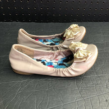 Load image into Gallery viewer, Girls Bow Flats
