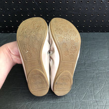 Load image into Gallery viewer, Girls Bow Flats
