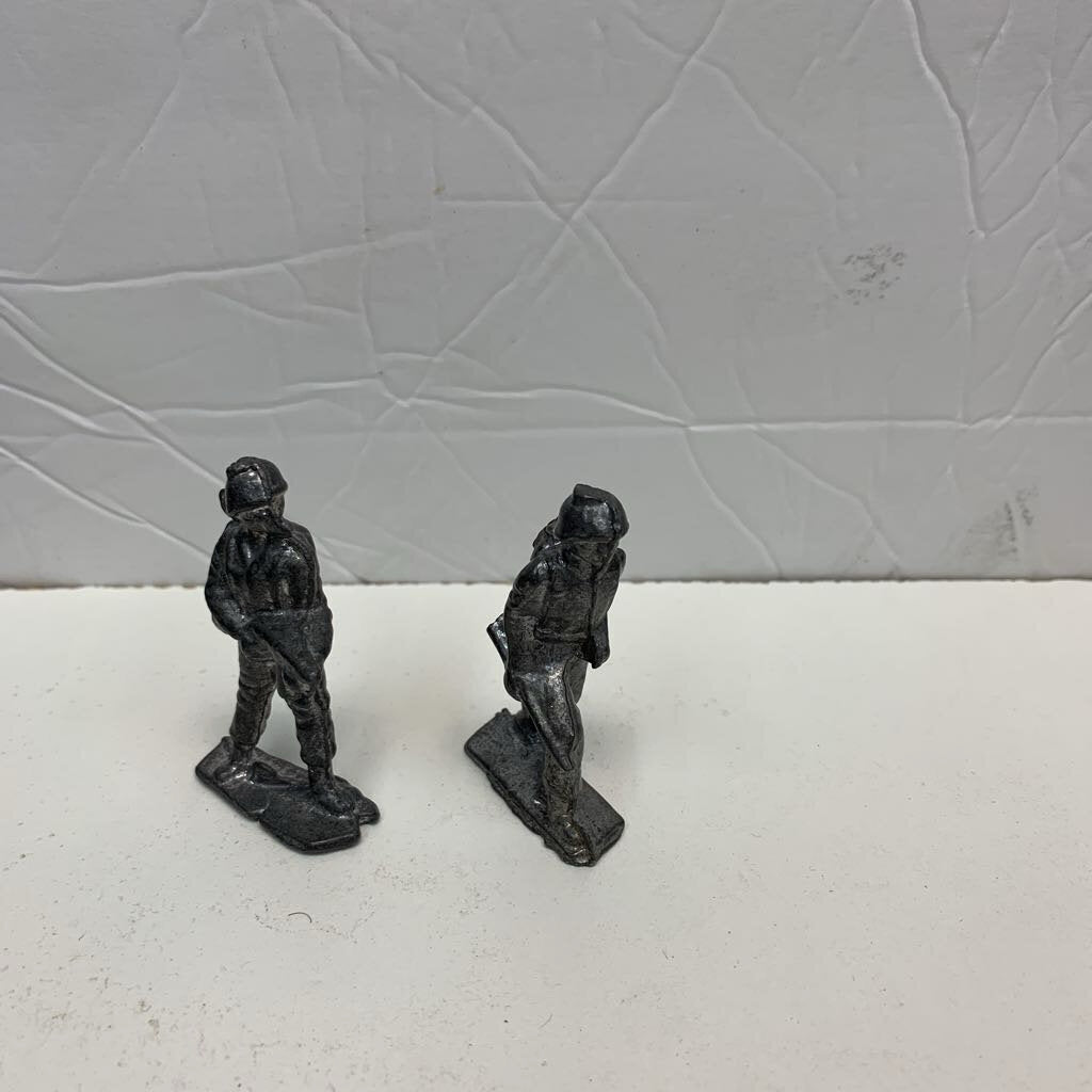 2pk Cast Iron Army Men