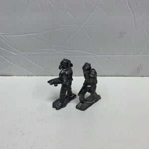 2pk Cast Iron Army Men