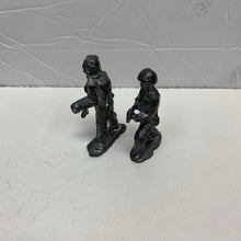 Load image into Gallery viewer, 2pk Cast Iron Army Men
