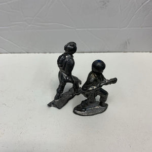 2pk Cast Iron Army Men