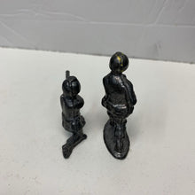 Load image into Gallery viewer, 2pk Cast Iron Army Men
