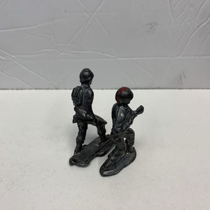 2pk Cast Iron Army Men