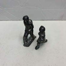 Load image into Gallery viewer, 2pk Cast Iron Army Men
