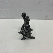 Load image into Gallery viewer, 2pk Cast Iron Army Men
