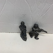 Load image into Gallery viewer, 2pk Cast Iron Army Men
