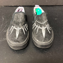Load image into Gallery viewer, Boys Ground Up Black Panther Shoes
